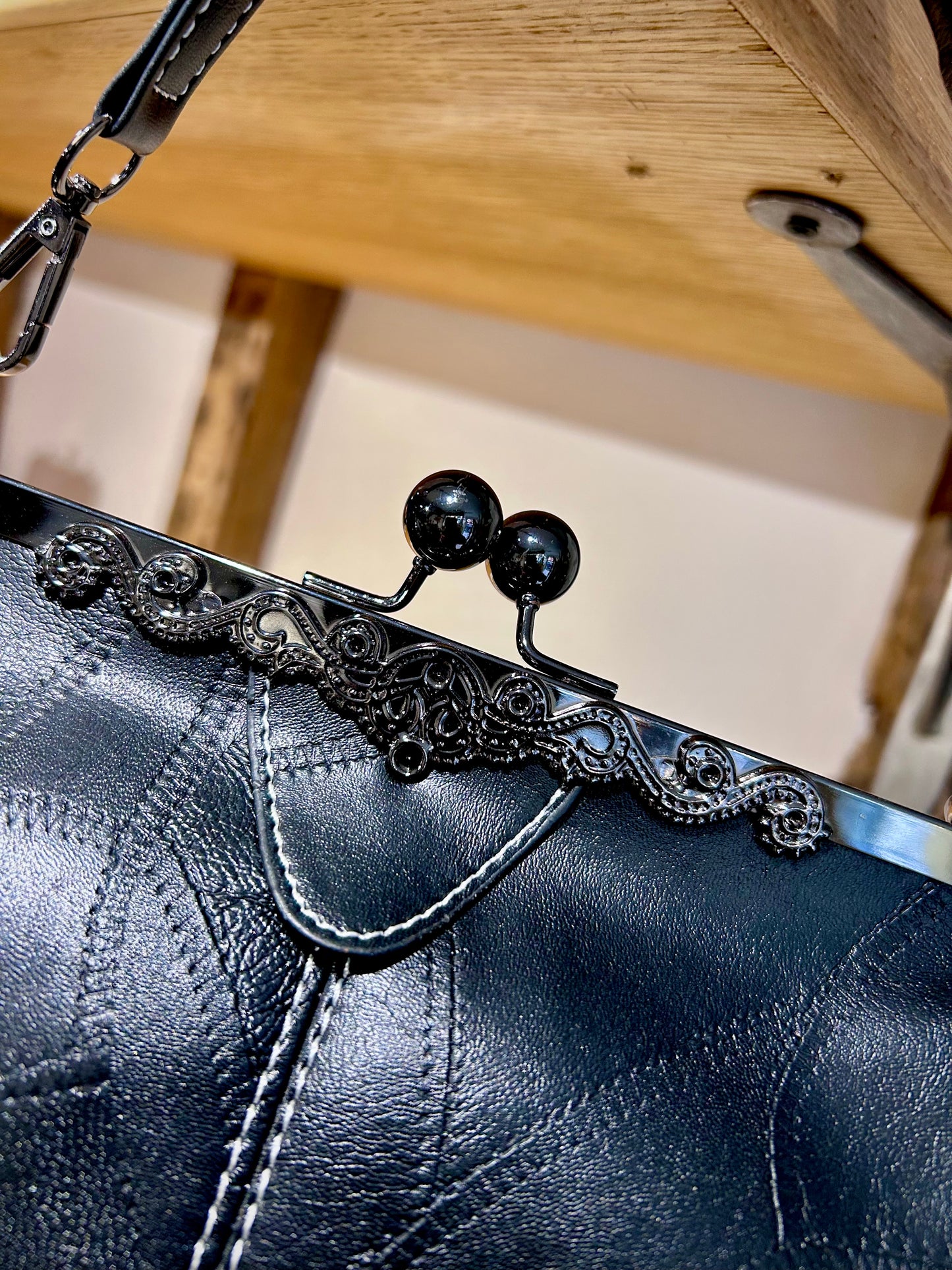 Vintage Kiss-Lock Handbag